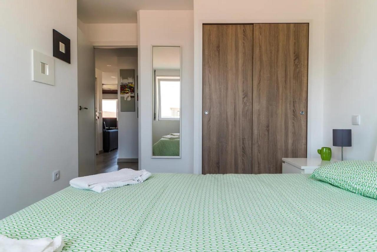 Encantador Apartamento A Frente Da Praia Do Sunset Фигейра-да-Фош Экстерьер фото