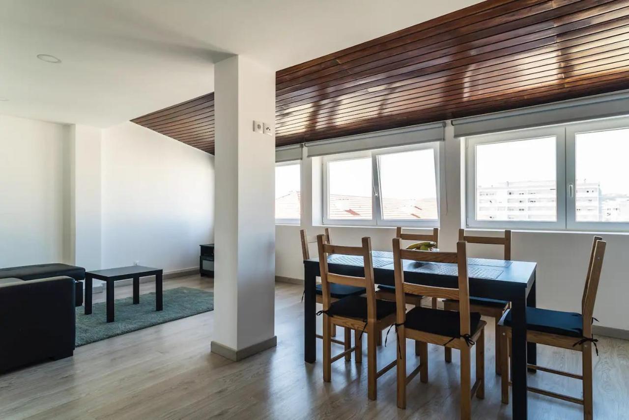 Encantador Apartamento A Frente Da Praia Do Sunset Фигейра-да-Фош Экстерьер фото